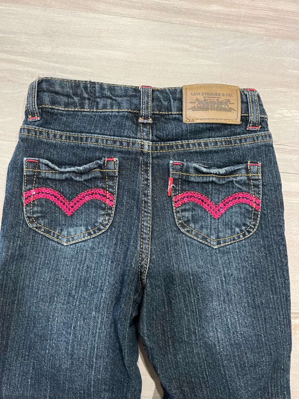 Levi's Girls Dark Blue Denim Bootcut Jeans with Pink Sequin Accents Size 4T - Picture 3 of 12